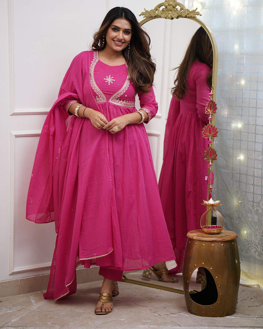 Pink Embroidared Muslin Cotton (cottan Inner) Kurta Set