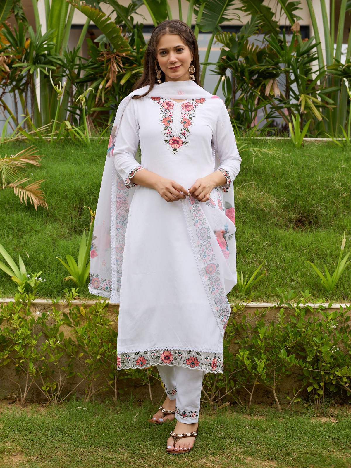 White Thread Embroidery Viscose With Cotton Lining Kurta Set with Dupatta