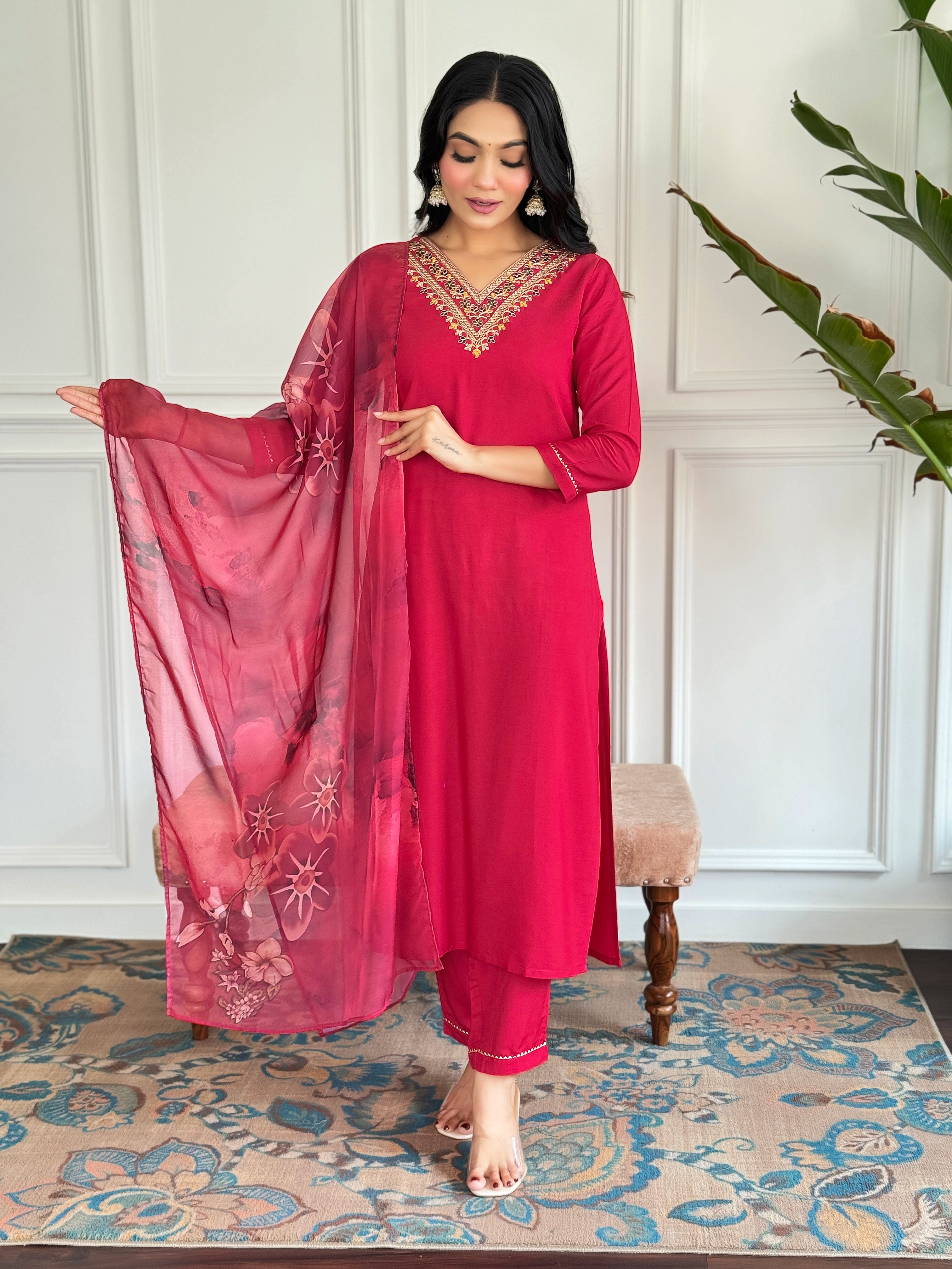 Fuchsia Thread Rayon Kurta Set with Dupatta V-Neck