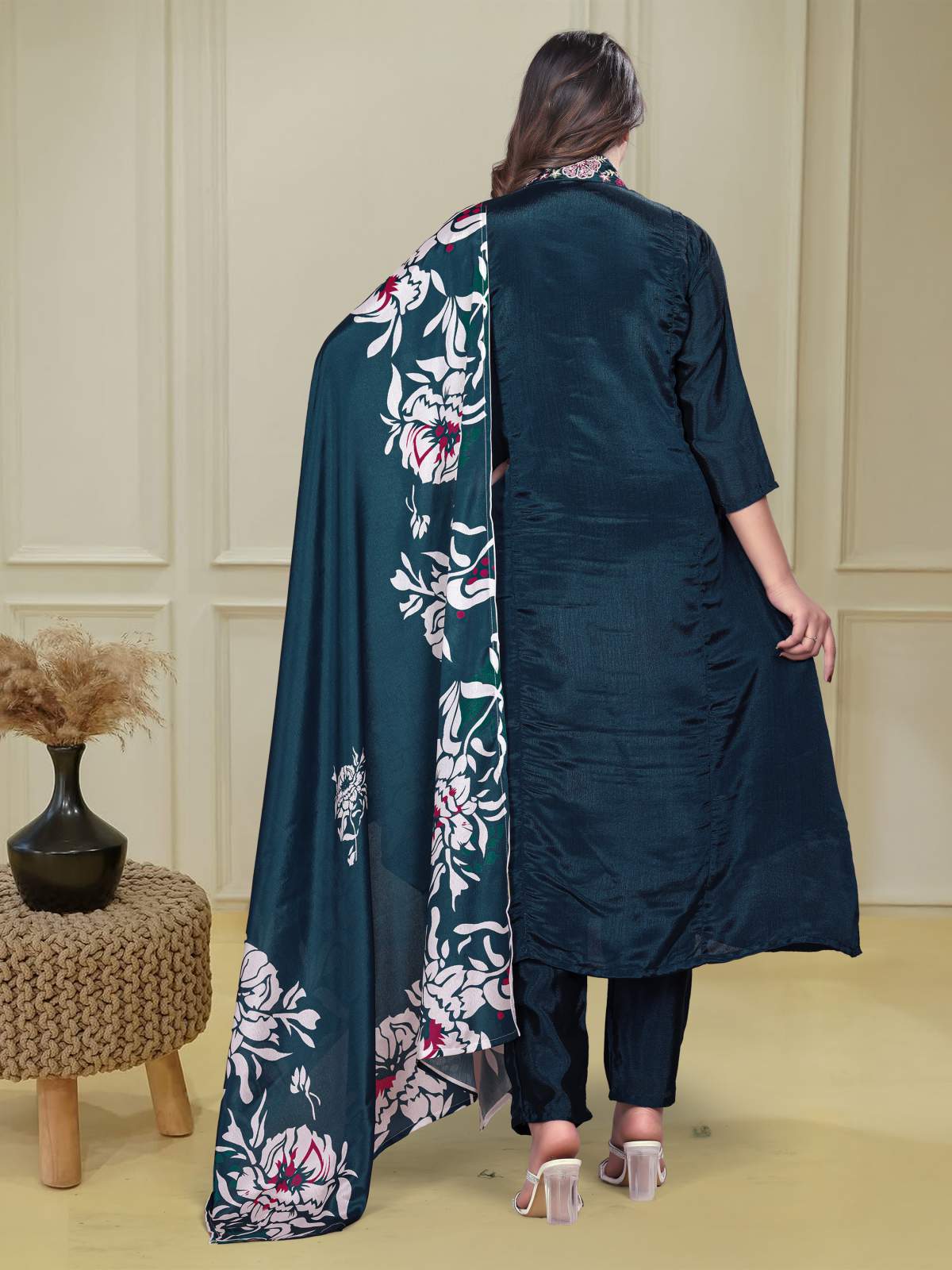 Embroidared Chinnon Kurta Set