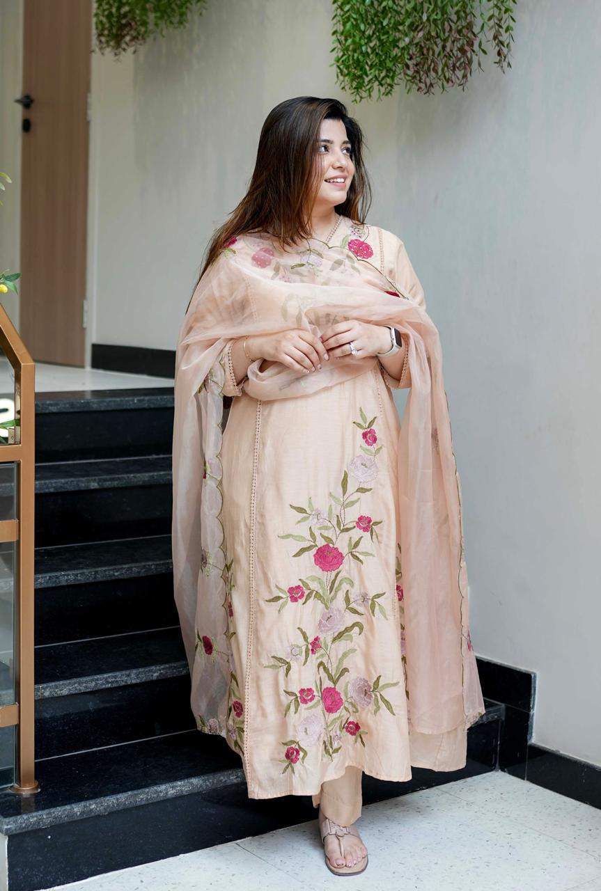Embroidared Bsy Chanderi Silk Kurta Set