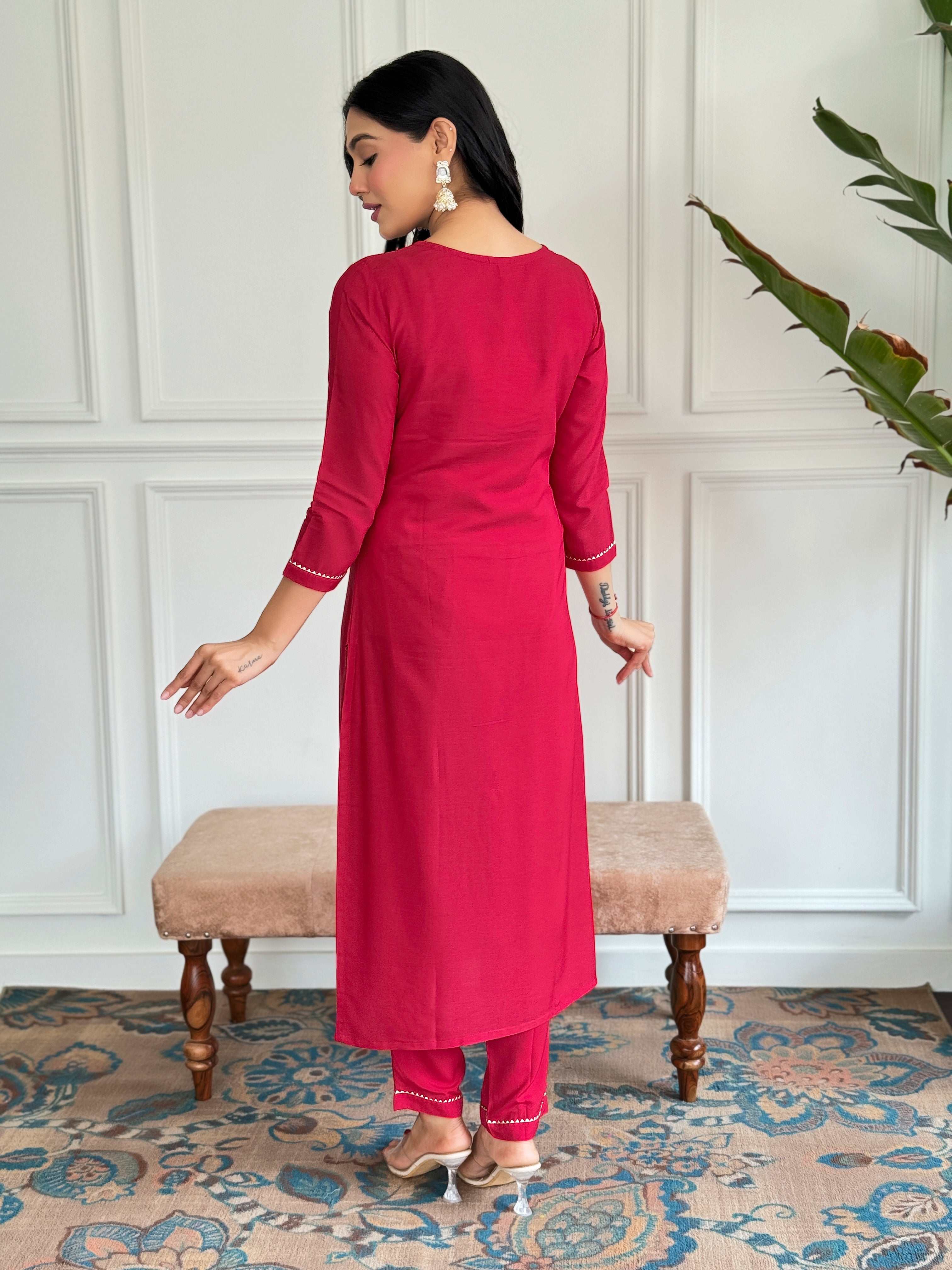 Fuchsia Thread Rayon Kurta Set with Dupatta V-Neck