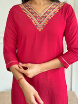 Fuchsia Thread Rayon Kurta Set with Dupatta V-Neck