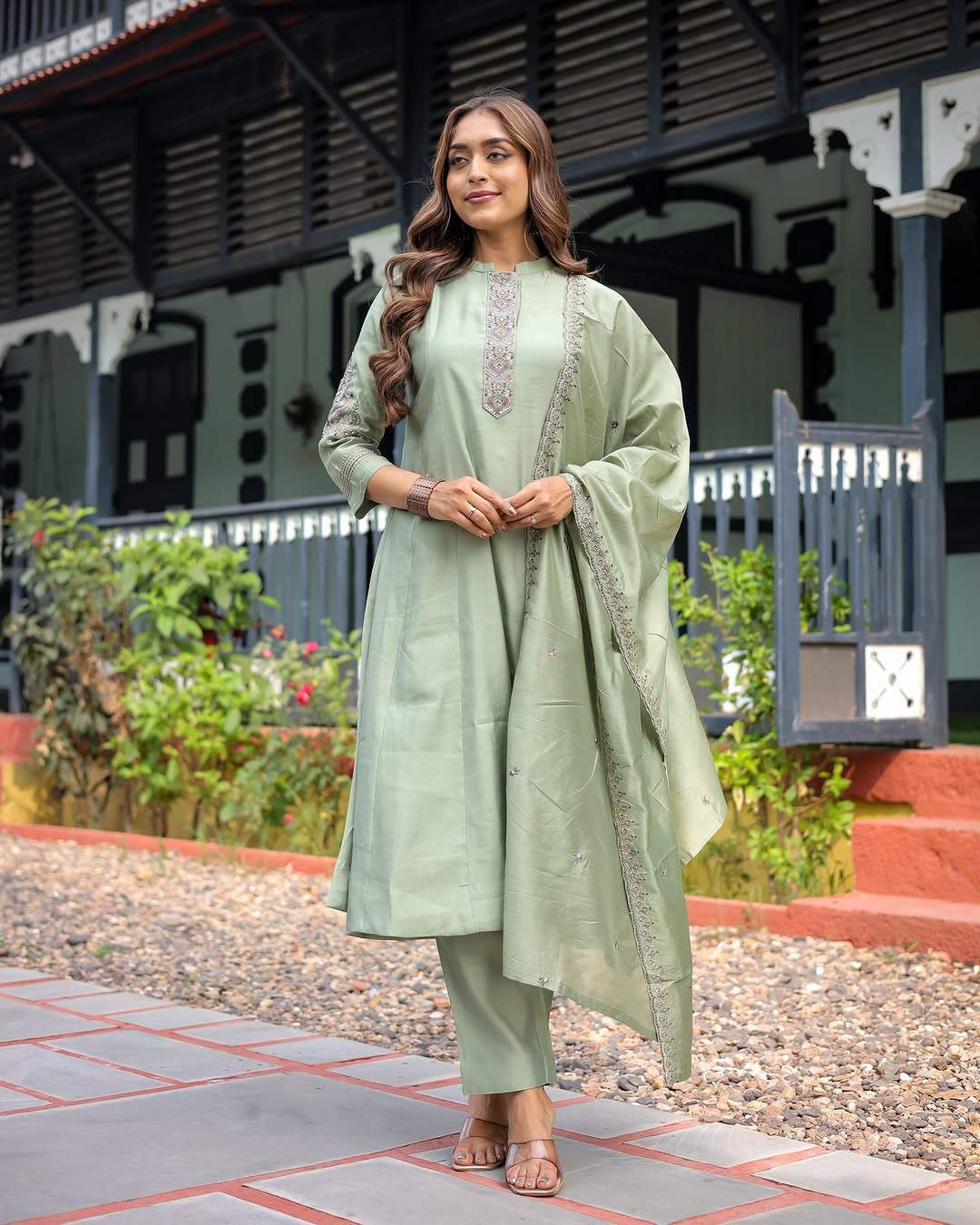 Embroidared Heavy Muslin Silk (pure Cotton Inner) Kurta Set