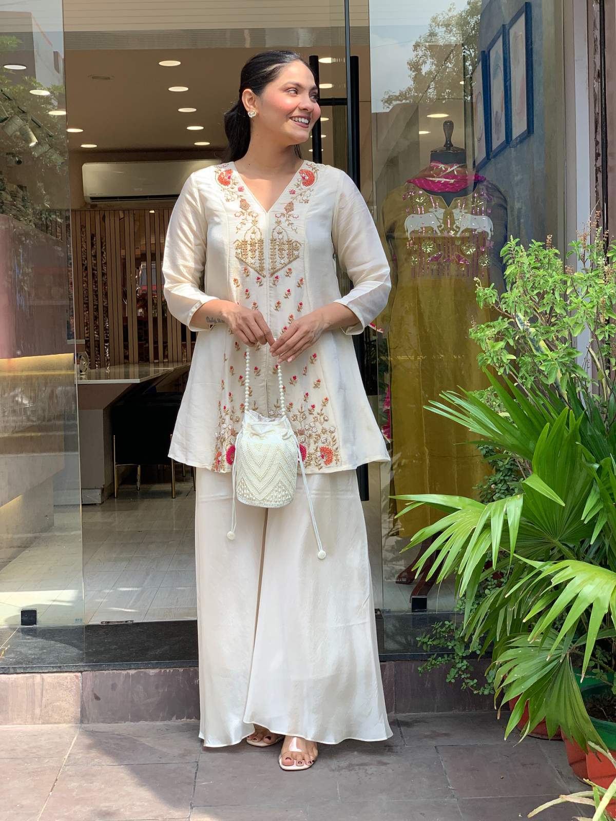 Embroidared Silk (top Lebgth-31) Kurta Set