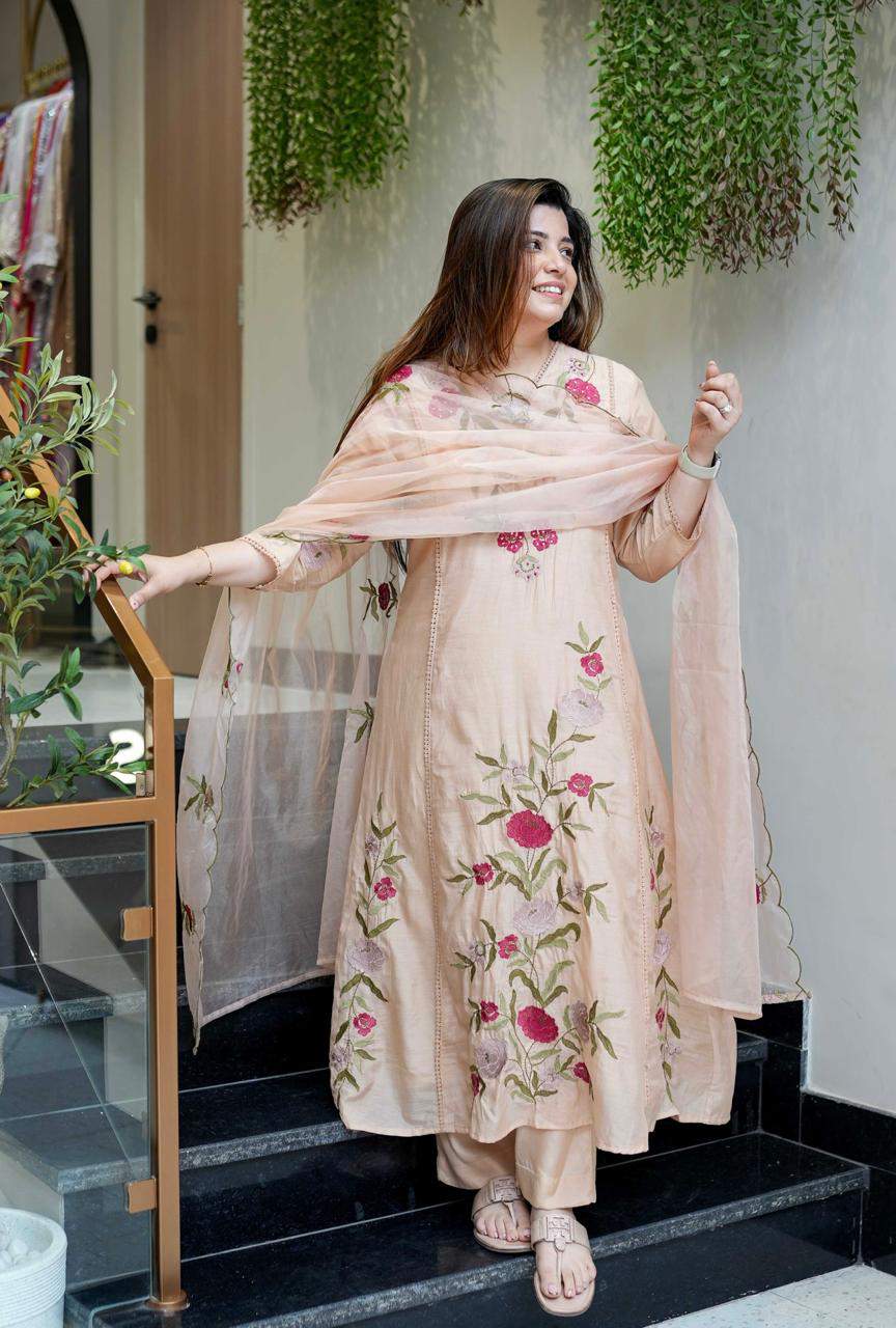 Embroidared Bsy Chanderi Silk Kurta Set