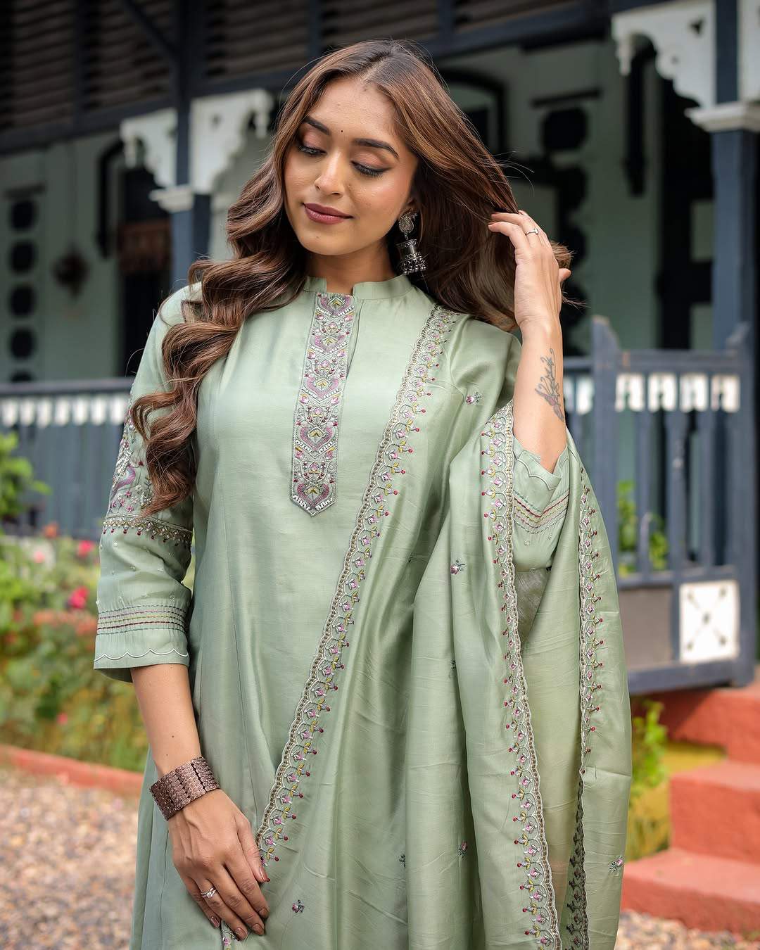 Embroidared Heavy Muslin Silk (pure Cotton Inner) Kurta Set