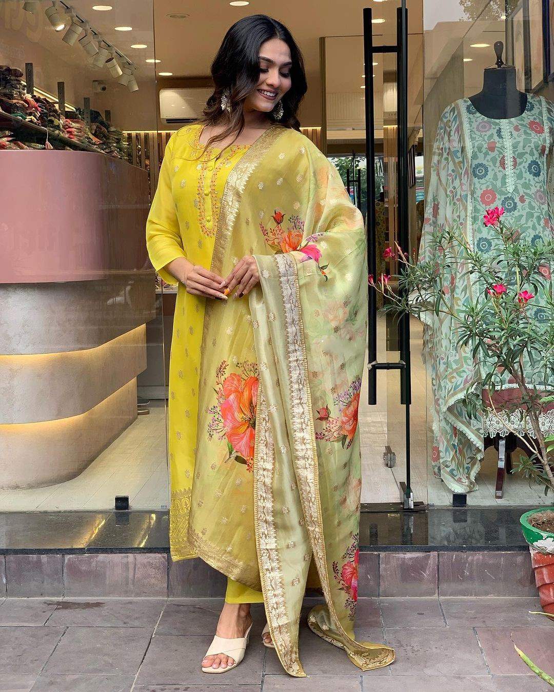 Embroidery Viscose Organza Kurta Set