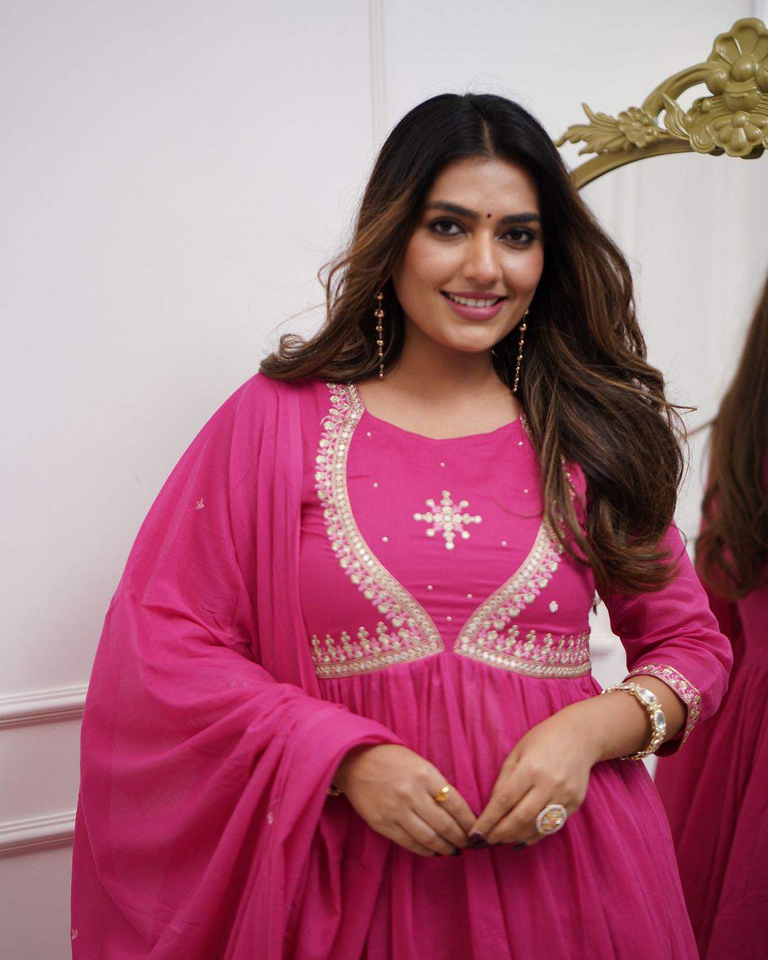 Pink Embroidared Muslin Cotton (cottan Inner) Kurta Set