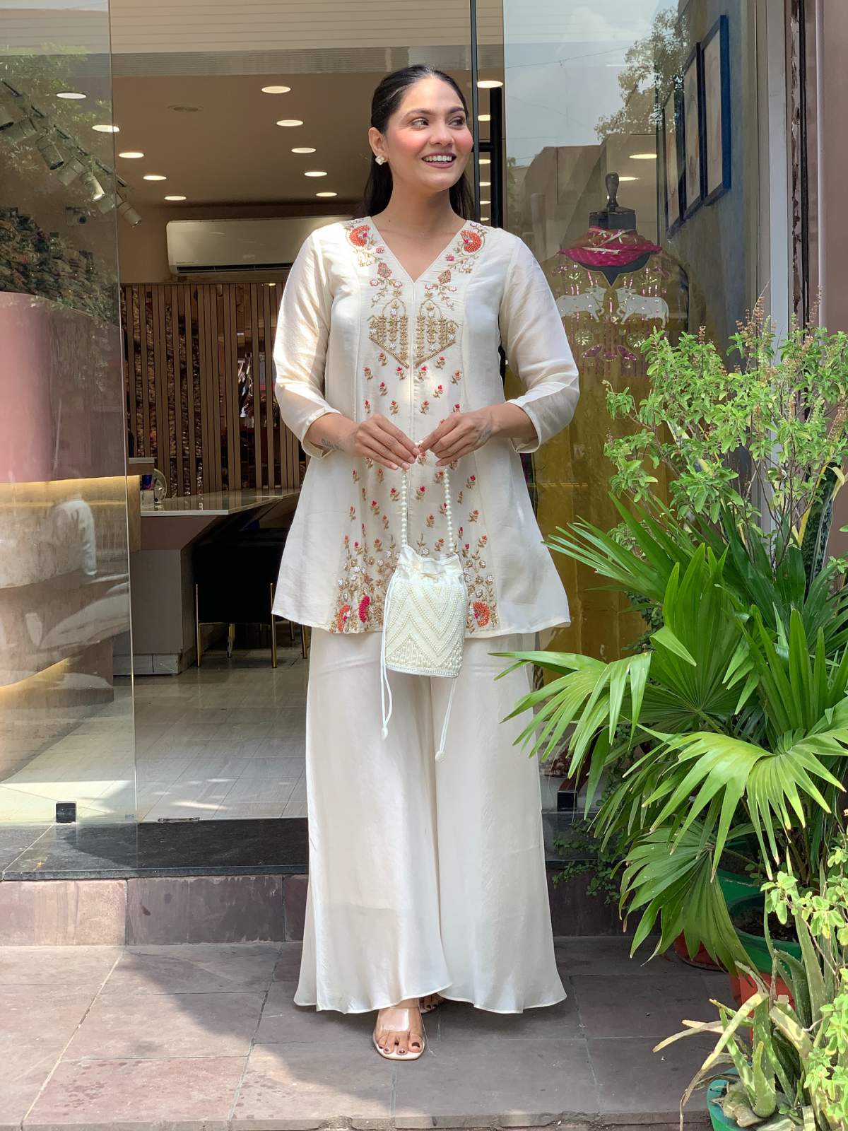 Embroidared Silk (top Lebgth-31) Kurta Set