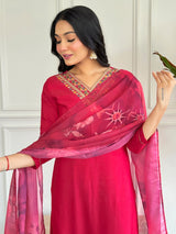 Fuchsia Thread Rayon Kurta Set with Dupatta V-Neck